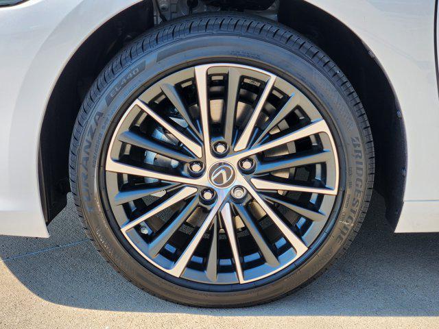 new 2025 Lexus ES 300h car, priced at $51,254