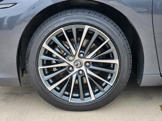 used 2024 Lexus ES 350 car, priced at $44,900