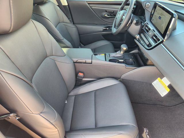 new 2025 Lexus ES 300h car, priced at $51,805