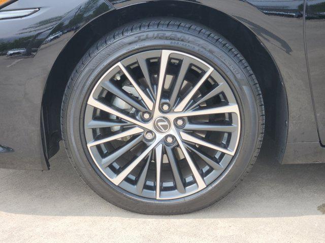 used 2024 Lexus ES 300h car, priced at $41,900