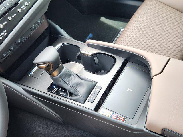 new 2025 Lexus ES 300h car, priced at $51,124