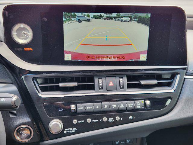 new 2025 Lexus ES 300h car, priced at $51,124