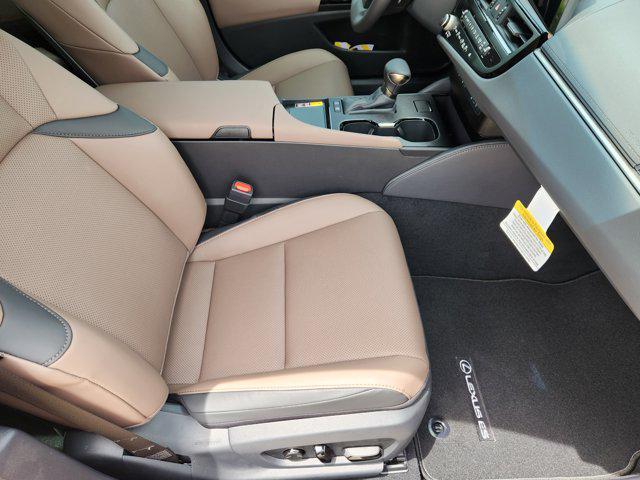 new 2025 Lexus ES 300h car, priced at $51,124