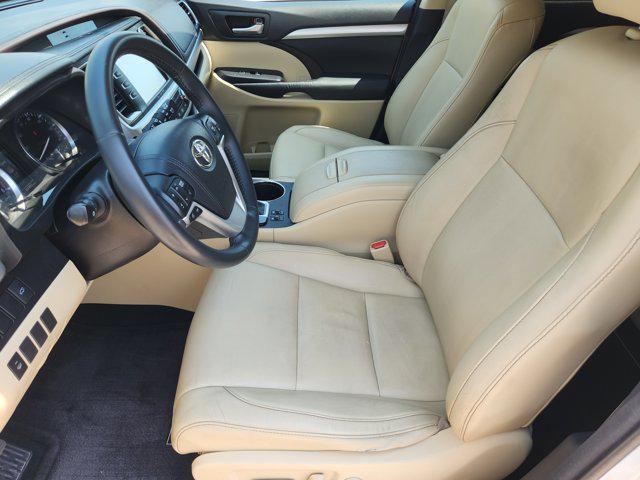 used 2016 Toyota Highlander car, priced at $21,400
