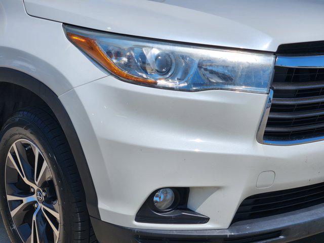 used 2016 Toyota Highlander car, priced at $21,400
