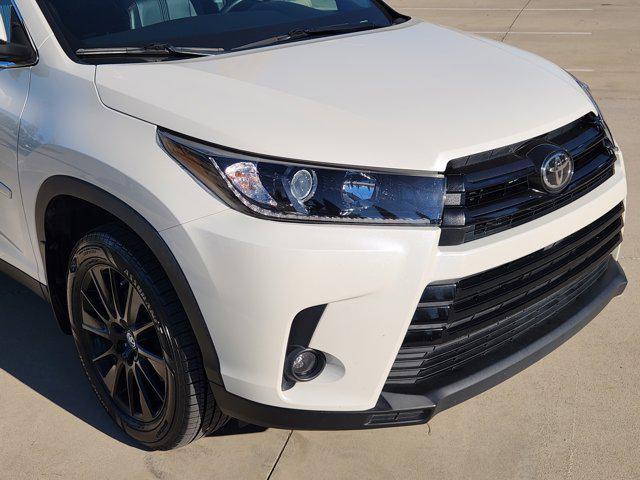 used 2019 Toyota Highlander car, priced at $25,900