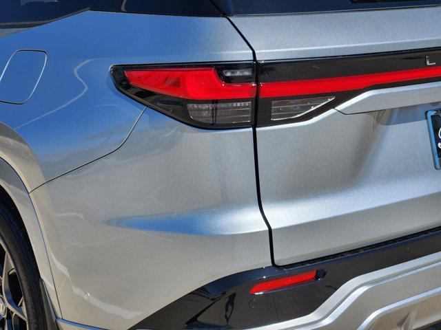 new 2025 Lexus TX 500h car