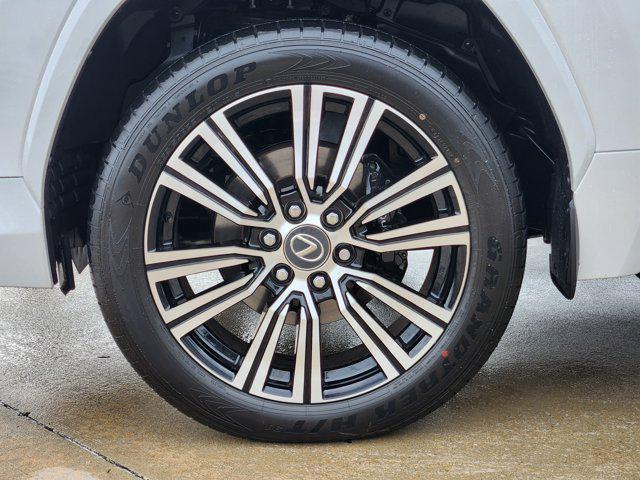 new 2025 Lexus LX 600 car