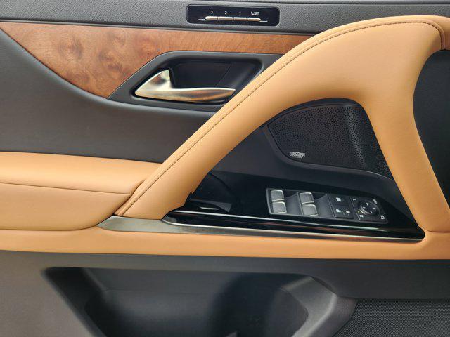 new 2025 Lexus LX 600 car