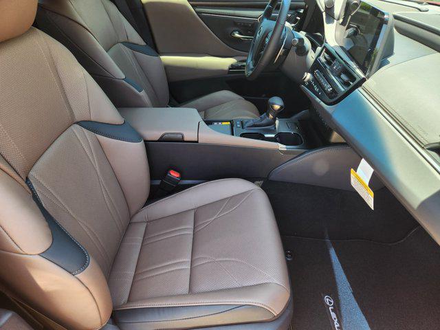 new 2025 Lexus ES 300h car