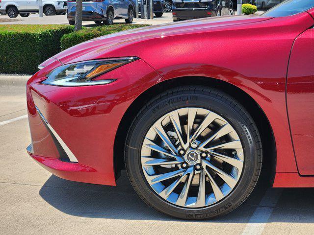 new 2025 Lexus ES 300h car