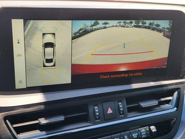 new 2025 Lexus ES 300h car
