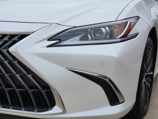 new 2025 Lexus ES 300h car, priced at $51,224