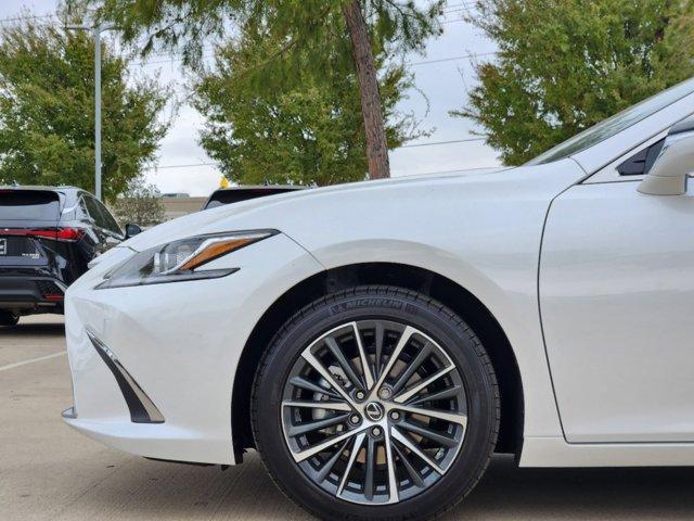 new 2025 Lexus ES 300h car, priced at $51,224