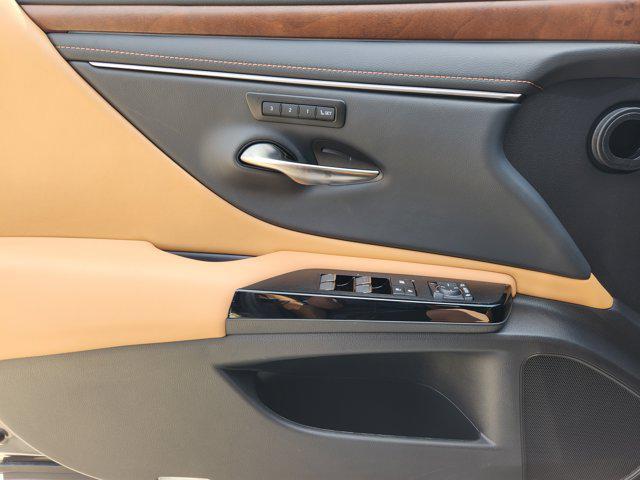 new 2025 Lexus ES 350 car, priced at $50,534