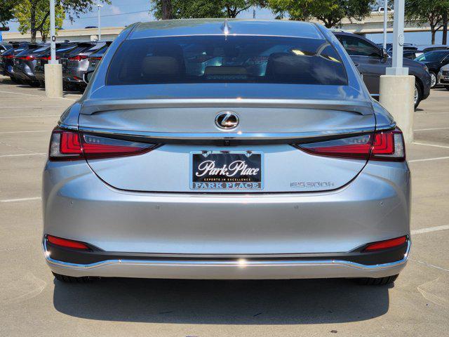 new 2025 Lexus ES 300h car, priced at $51,254