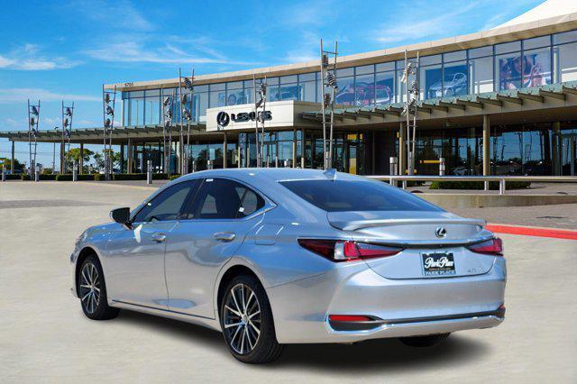new 2025 Lexus ES 300h car, priced at $51,254