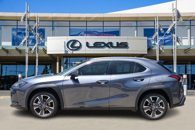 new 2025 Lexus UX 300h car, priced at $40,159