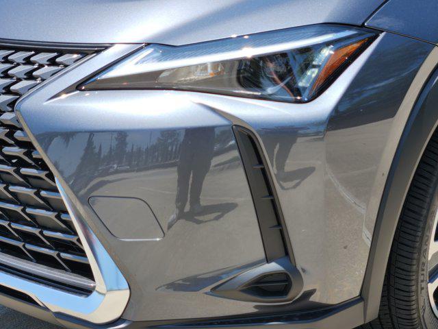 new 2025 Lexus UX 300h car, priced at $40,159