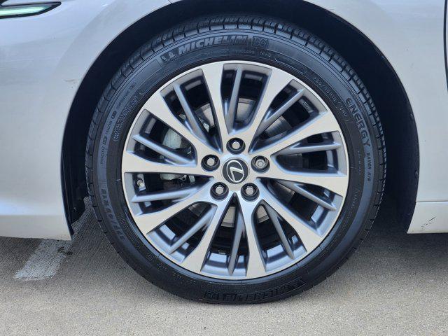 used 2019 Lexus ES 350 car, priced at $27,900