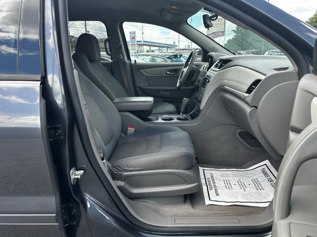 used 2014 Chevrolet Traverse car, priced at $5,995