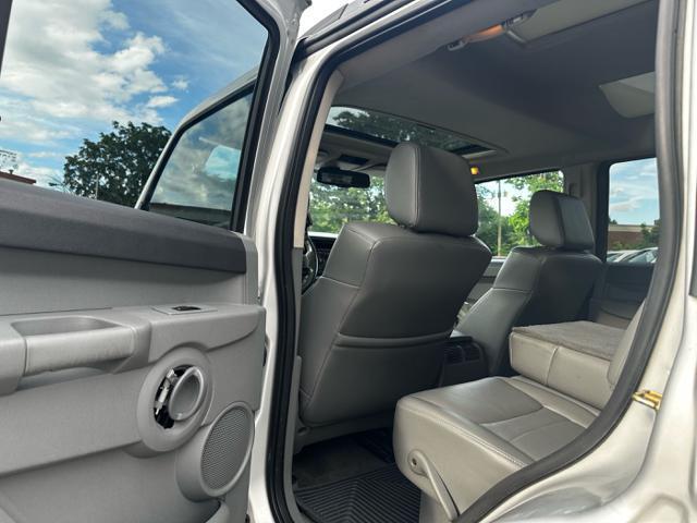 used 2006 Jeep Commander car, priced at $5,995