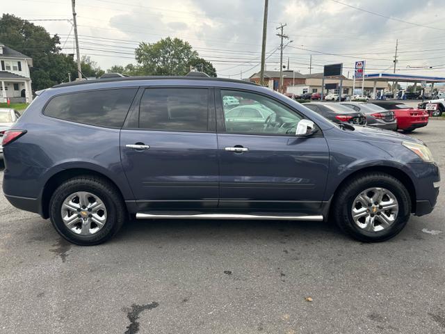 used 2014 Chevrolet Traverse car, priced at $7,995