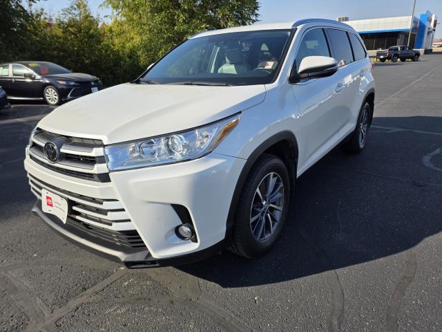 used 2019 Toyota Highlander car, priced at $25,495