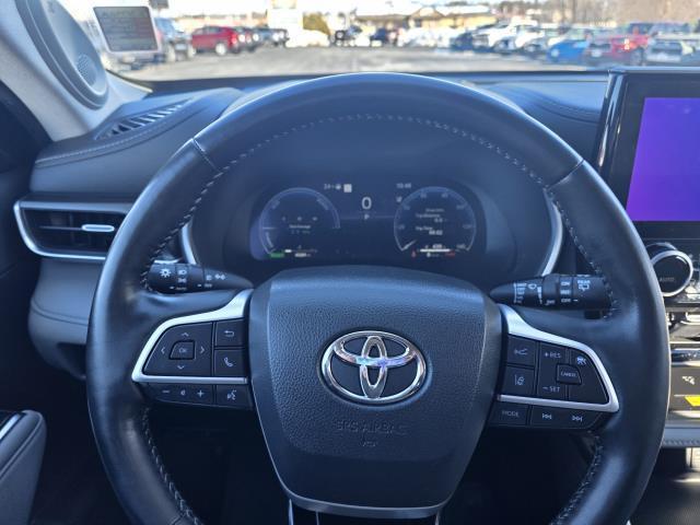 used 2023 Toyota Highlander Hybrid car, priced at $46,495