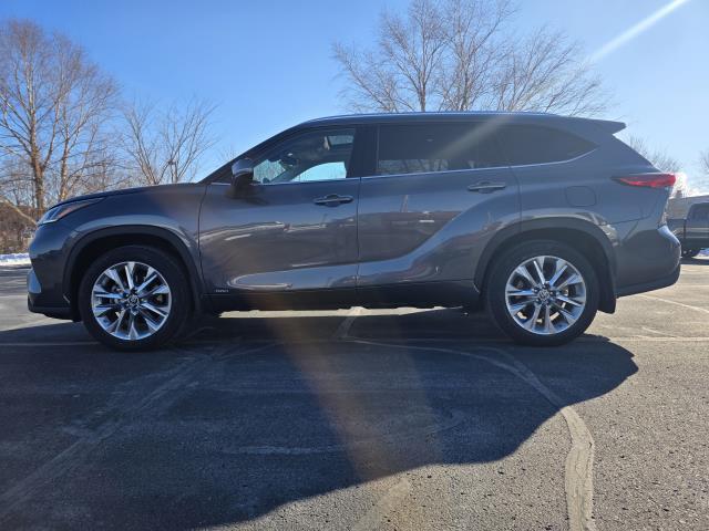used 2023 Toyota Highlander Hybrid car, priced at $46,495