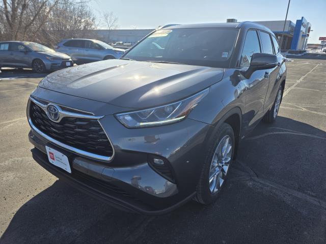 used 2023 Toyota Highlander Hybrid car, priced at $46,495