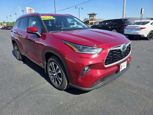 used 2021 Toyota Highlander Hybrid car, priced at $37,995