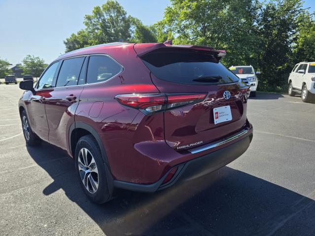 used 2021 Toyota Highlander Hybrid car, priced at $37,995