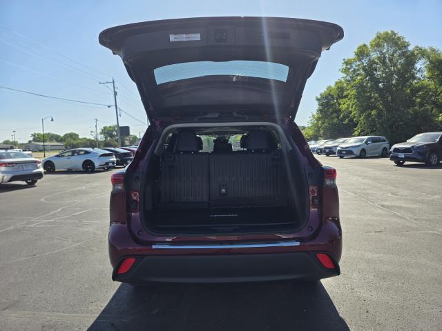 used 2021 Toyota Highlander Hybrid car, priced at $37,995