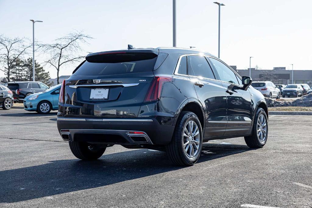 used 2022 Cadillac XT5 car, priced at $35,996