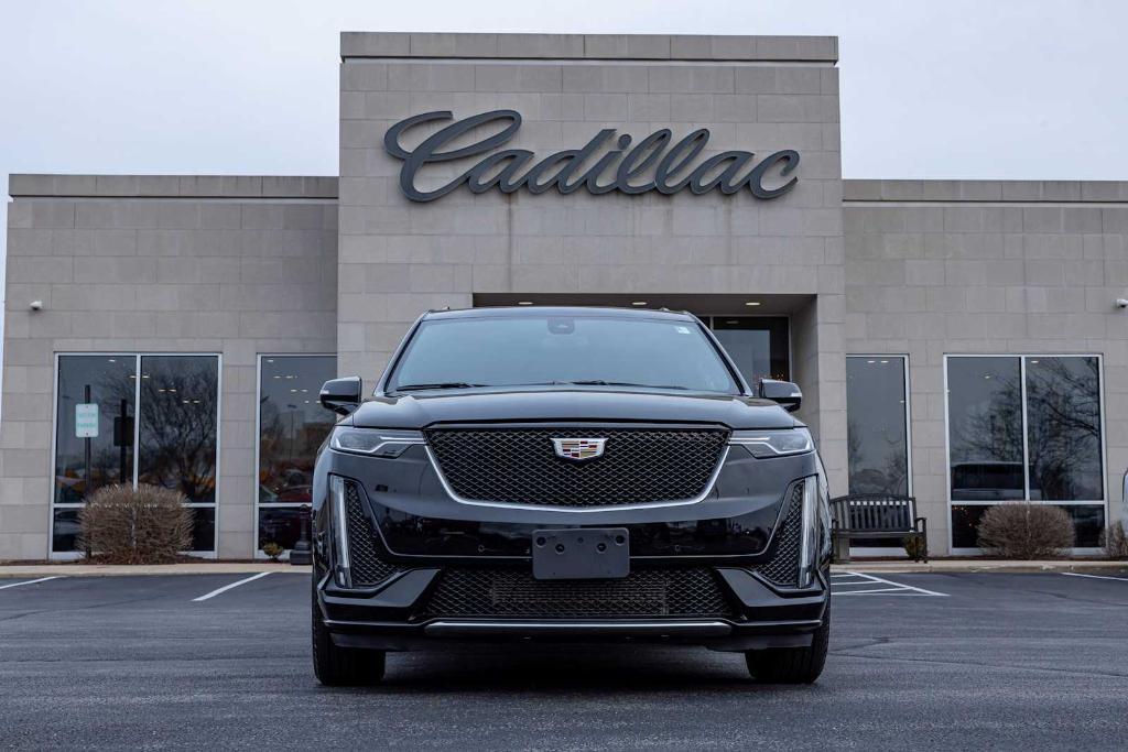 used 2023 Cadillac XT6 car, priced at $43,992