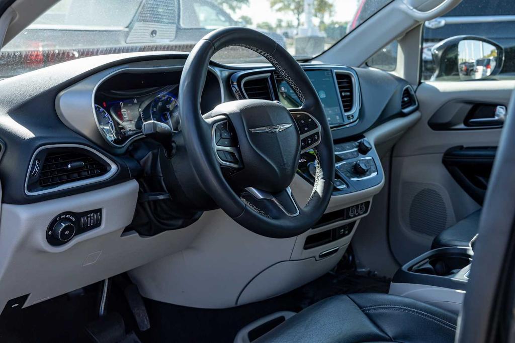 used 2022 Chrysler Pacifica car, priced at $24,995