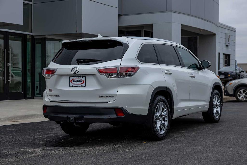 used 2016 Toyota Highlander car, priced at $20,990