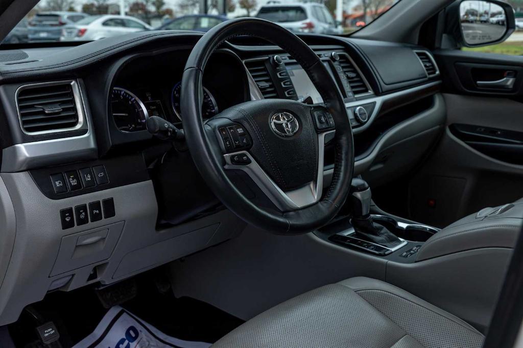 used 2016 Toyota Highlander car, priced at $20,990