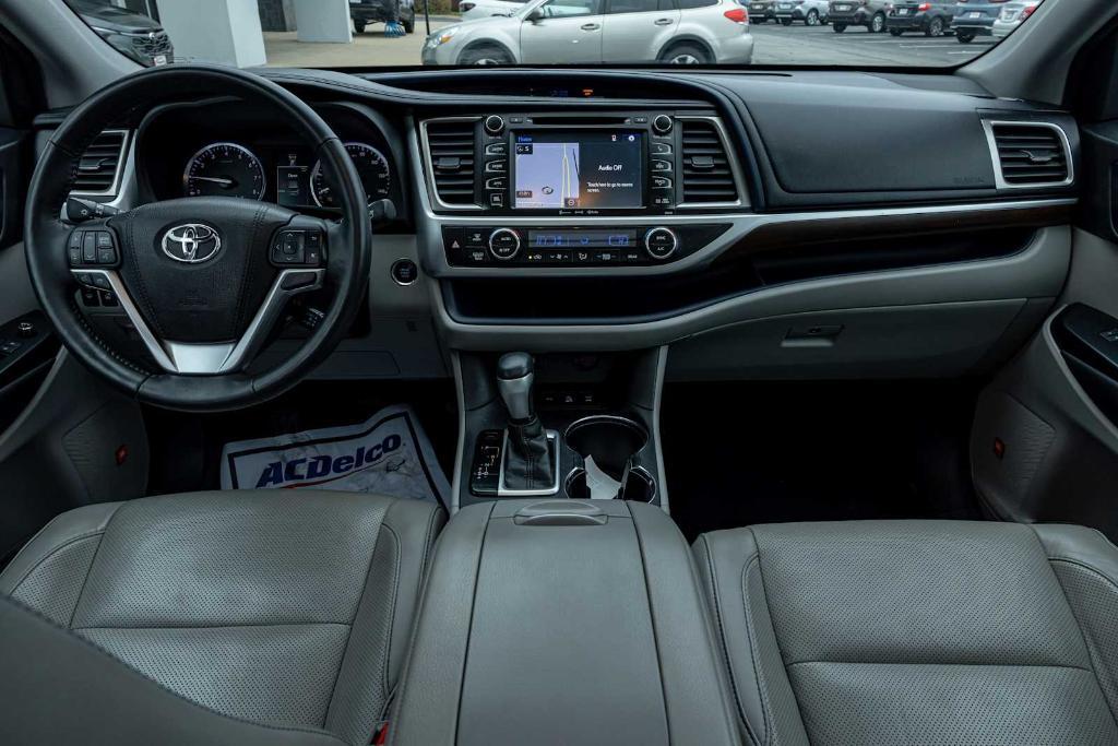 used 2016 Toyota Highlander car, priced at $20,990