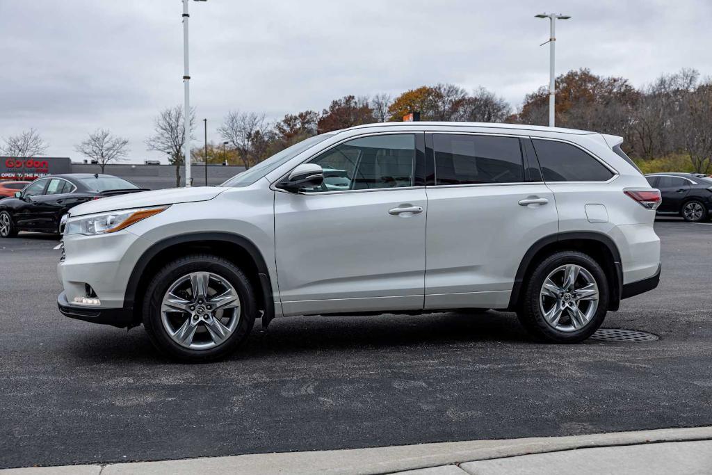 used 2016 Toyota Highlander car, priced at $20,990