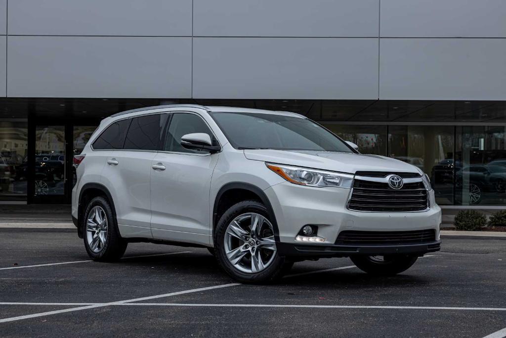 used 2016 Toyota Highlander car, priced at $20,990