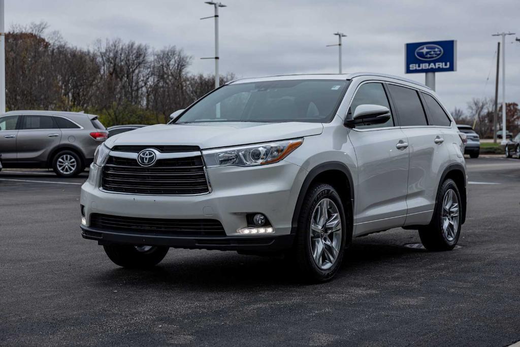 used 2016 Toyota Highlander car, priced at $20,990