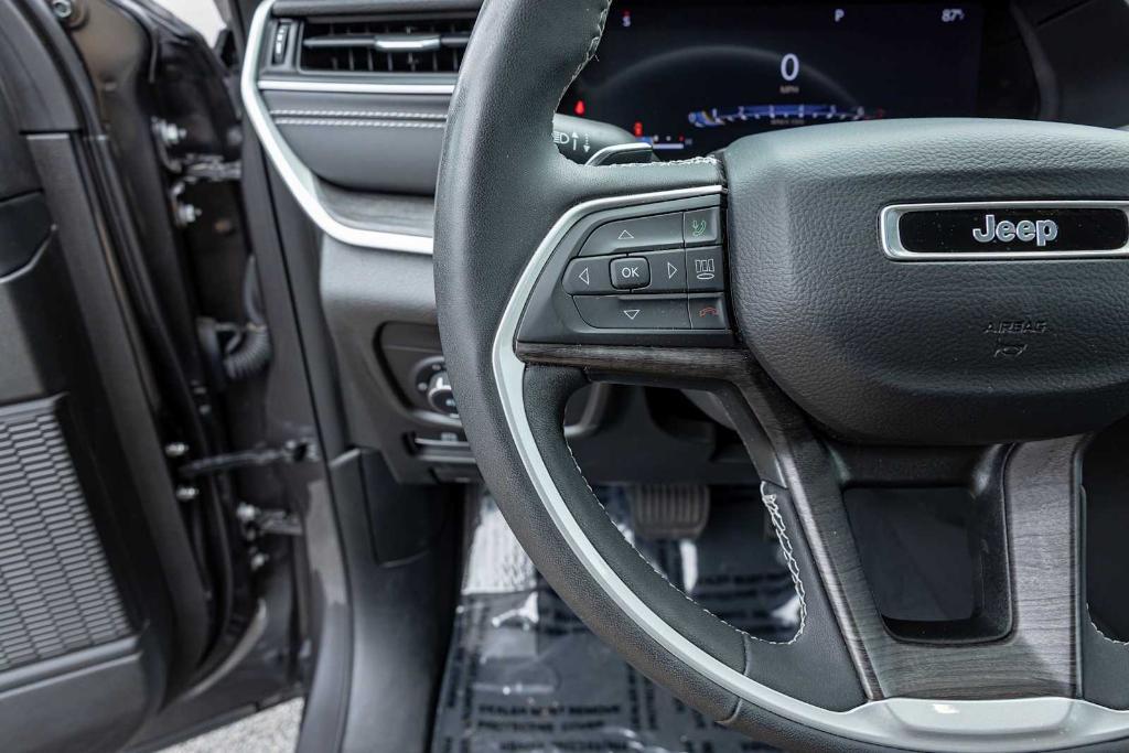 used 2023 Jeep Grand Cherokee car, priced at $30,962
