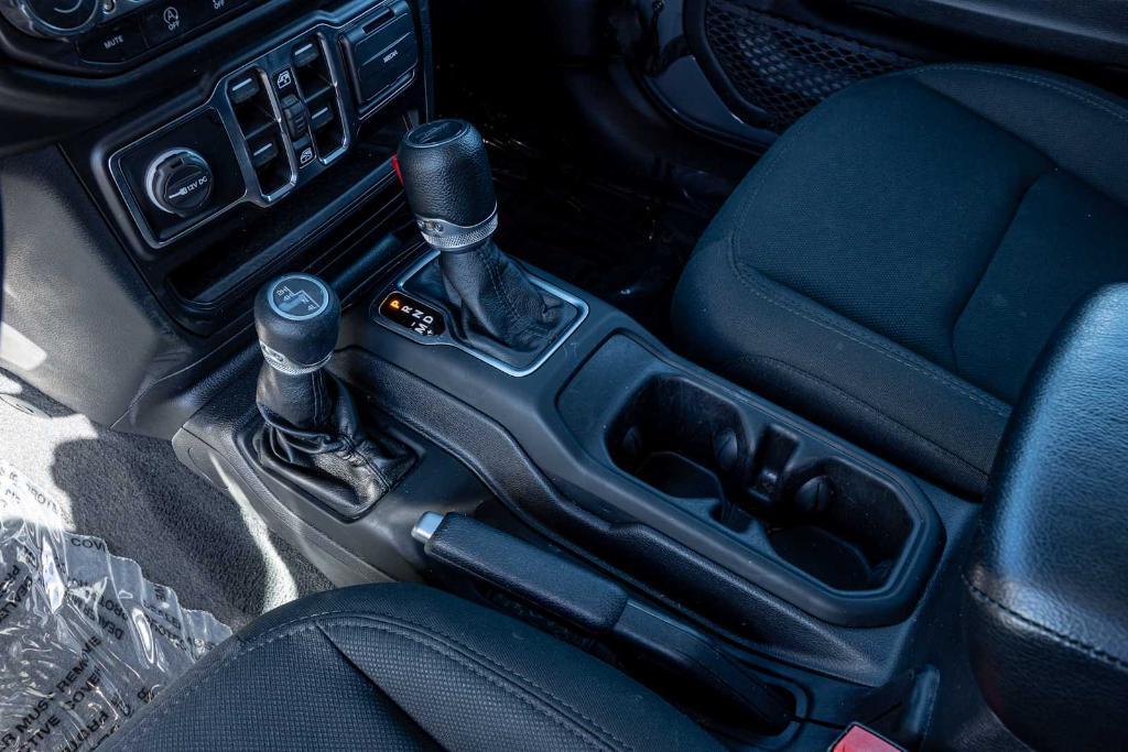 used 2022 Jeep Gladiator car, priced at $27,992