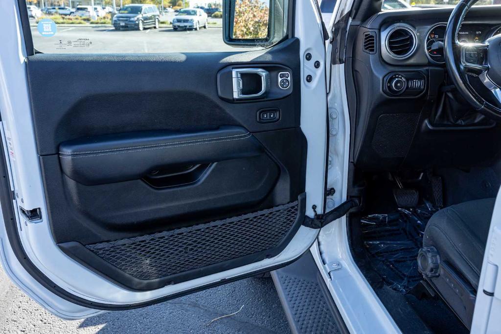 used 2022 Jeep Wrangler Unlimited car, priced at $33,201