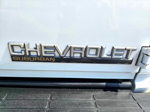 used 1999 Chevrolet Suburban car, priced at $11,995