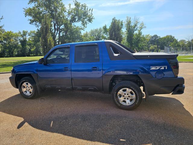 used 2003 Chevrolet Avalanche car, priced at $5,995