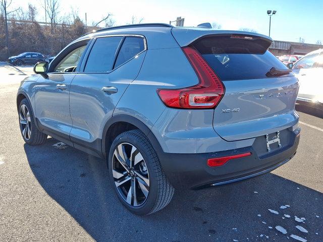 new 2025 Volvo XC40 car, priced at $49,790