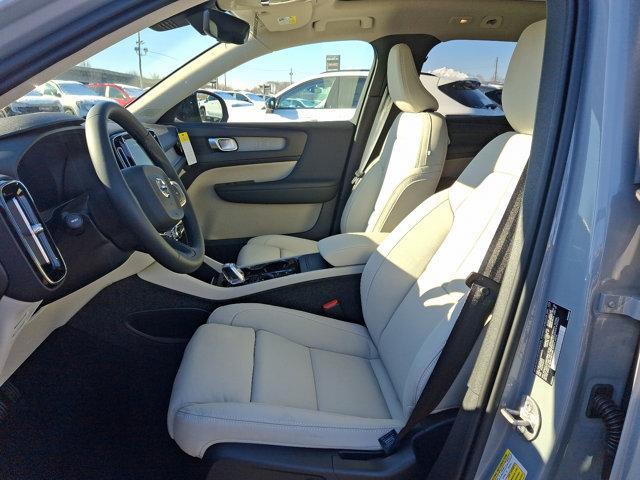 new 2025 Volvo XC40 car, priced at $49,790